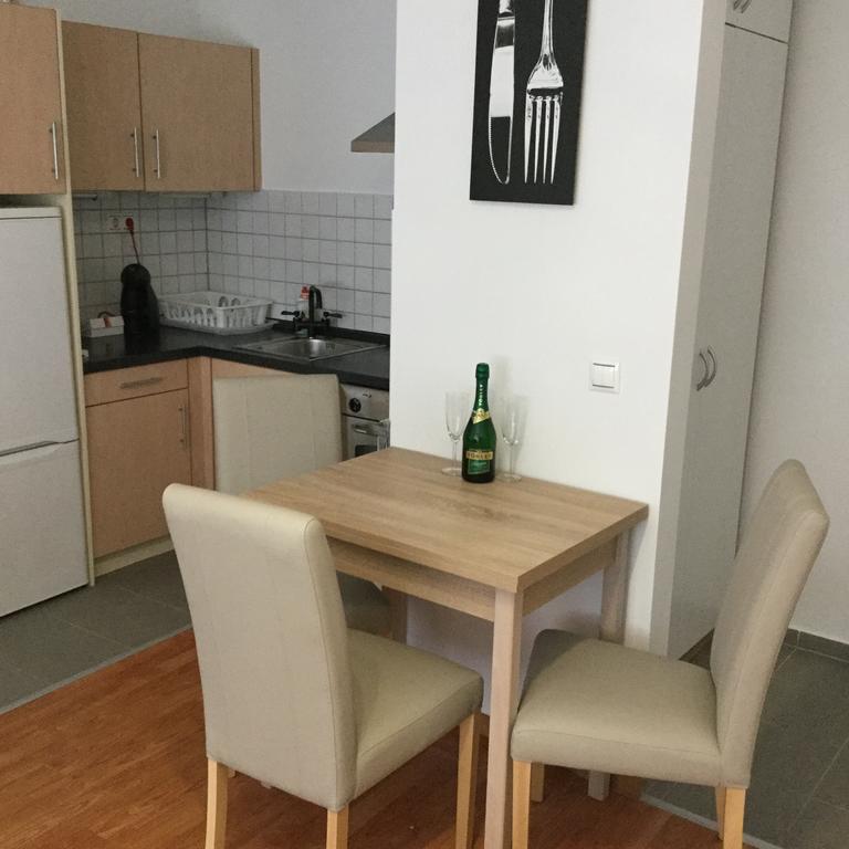 Adam'S Apartment And Free Parking บูดาเปสต์ ภายนอก รูปภาพ