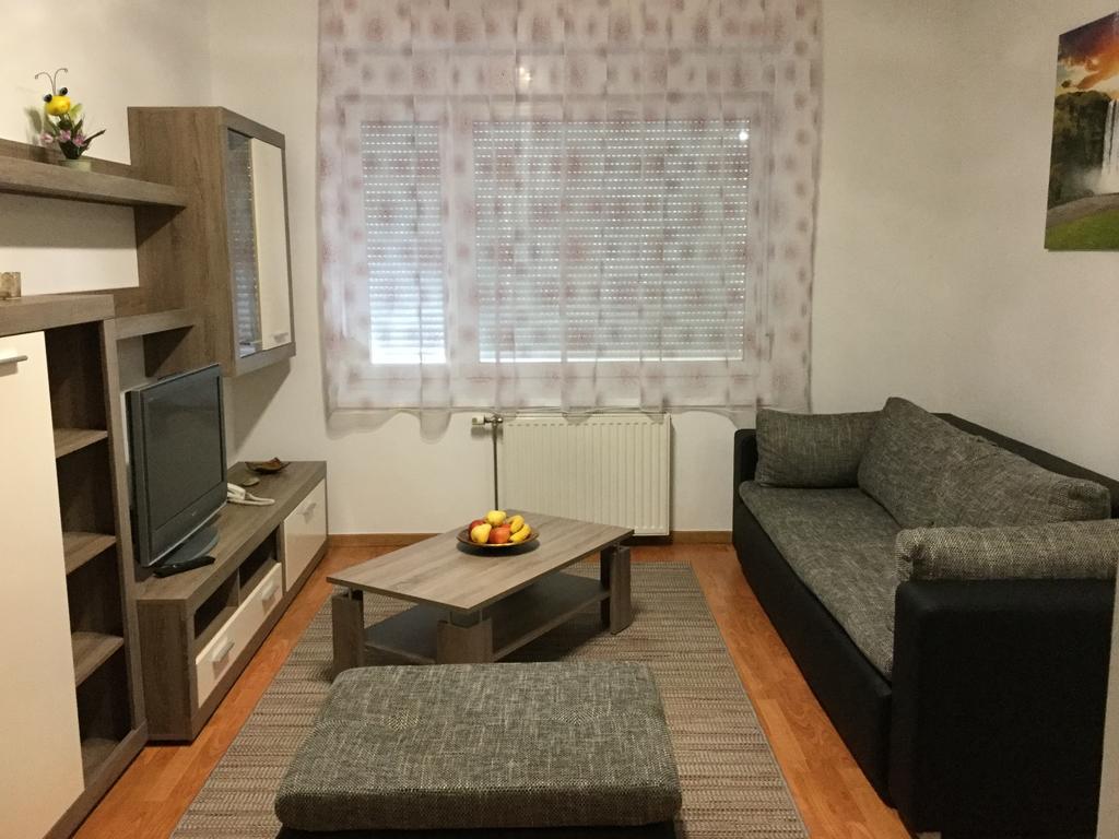 Adam'S Apartment And Free Parking บูดาเปสต์ ภายนอก รูปภาพ
