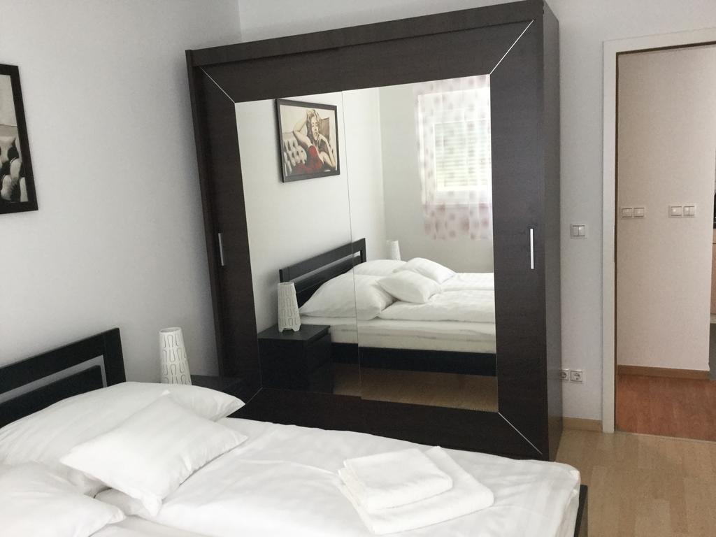 Adam'S Apartment And Free Parking บูดาเปสต์ ภายนอก รูปภาพ